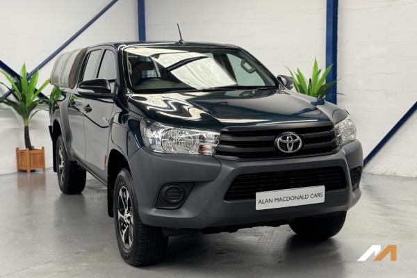 Toyota Hilux 2.4 D-4D Active Pickup Double Cab 4dr Diesel Manual 4WD Euro 6 (3.5t) (150 ps)