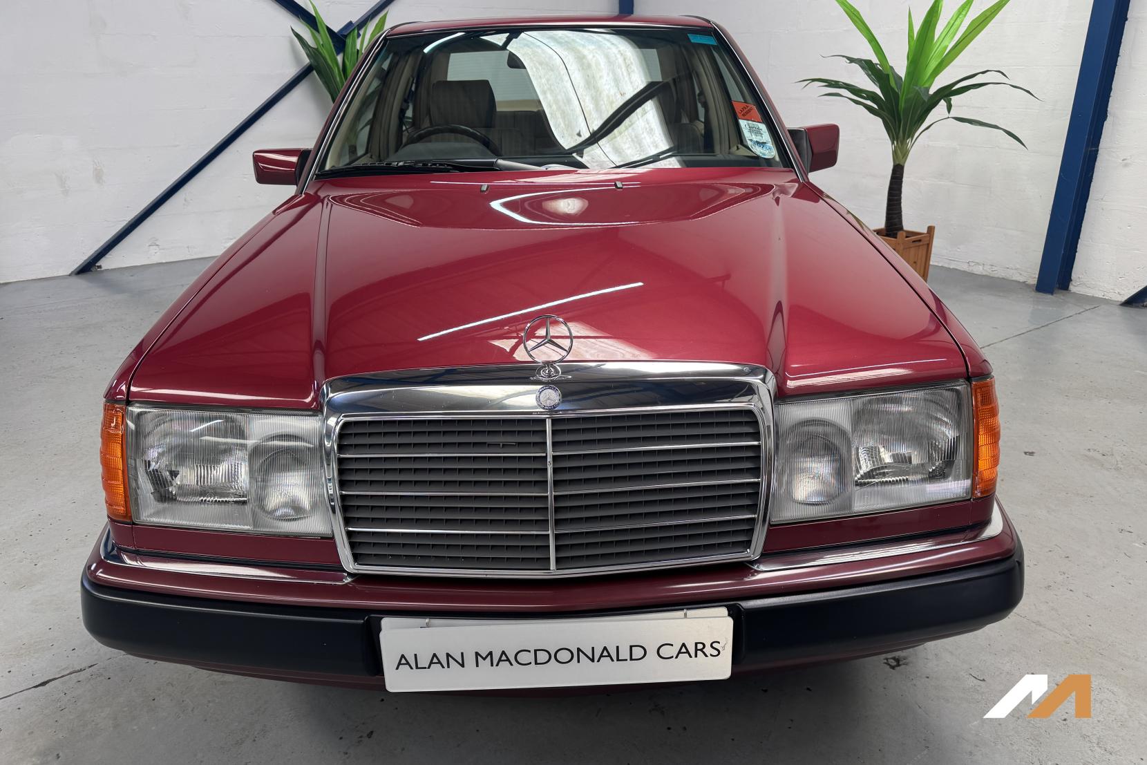Mercedes-Benz 200 Saloon (1976 - 1993)
