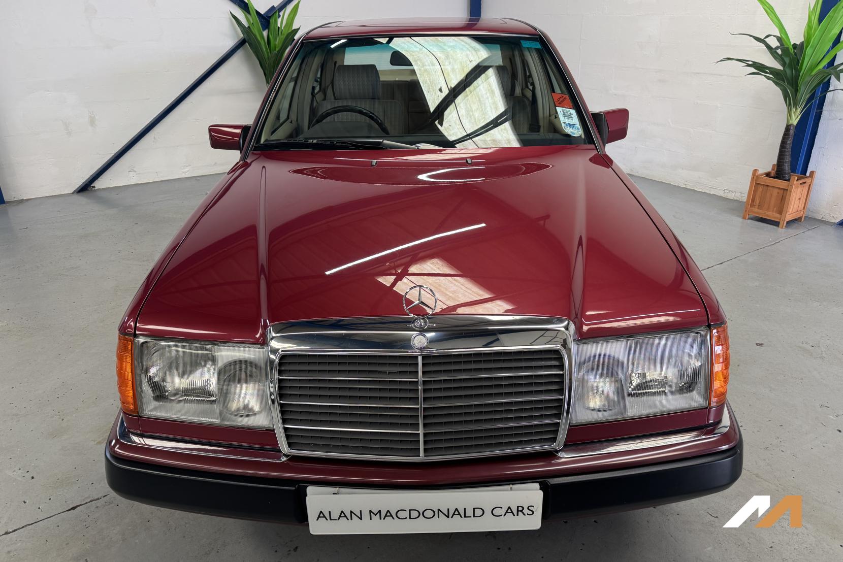 Mercedes-Benz 200 Saloon (1976 - 1993)