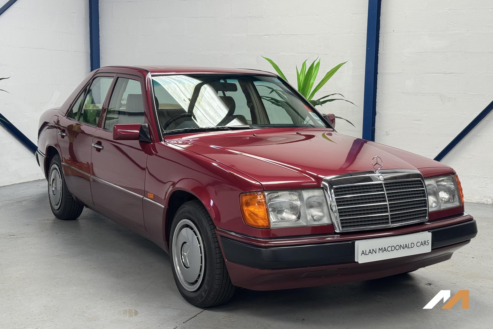 Mercedes-Benz 200 Saloon (1976 - 1993)