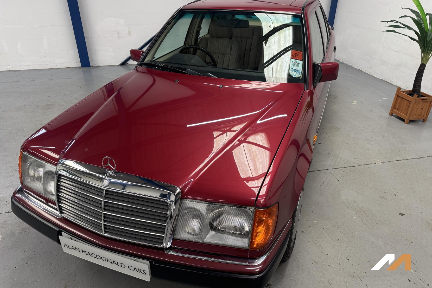 Mercedes-Benz 200 Saloon (1976 - 1993)
