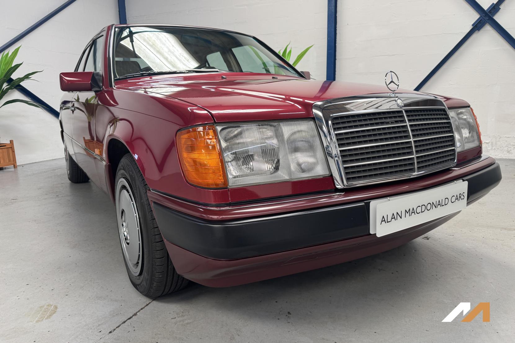 Mercedes-Benz 200 Saloon (1976 - 1993)