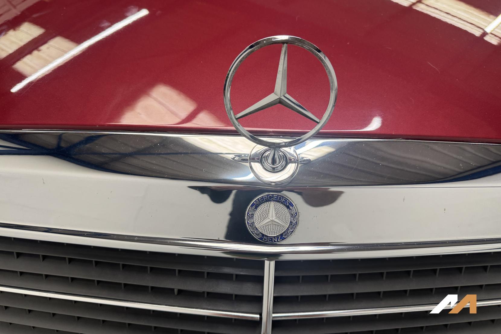Mercedes-Benz 200 Saloon (1976 - 1993)