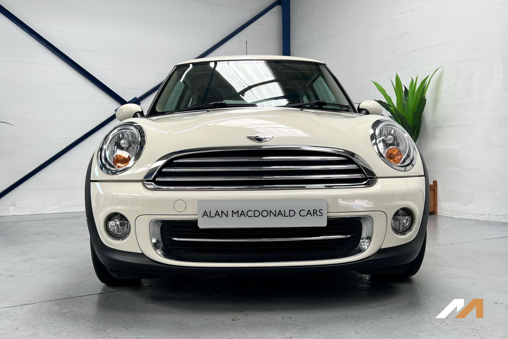 MINI Hatch 1.6 Cooper Hatchback 3dr Petrol Manual Euro 5 (s/s) (122 ps)