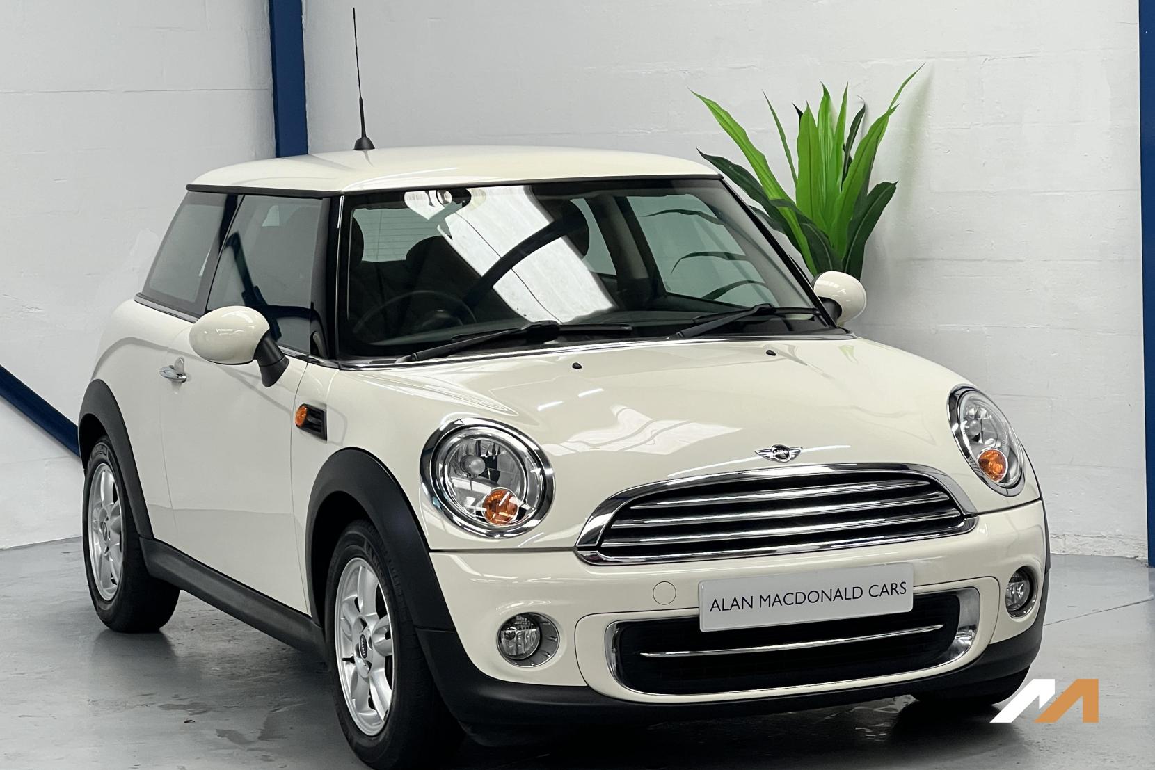 MINI Hatch 1.6 Cooper Hatchback 3dr Petrol Manual Euro 5 (s/s) (122 ps)