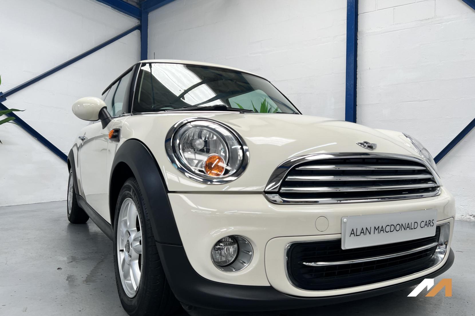 MINI Hatch 1.6 Cooper Hatchback 3dr Petrol Manual Euro 5 (s/s) (122 ps)