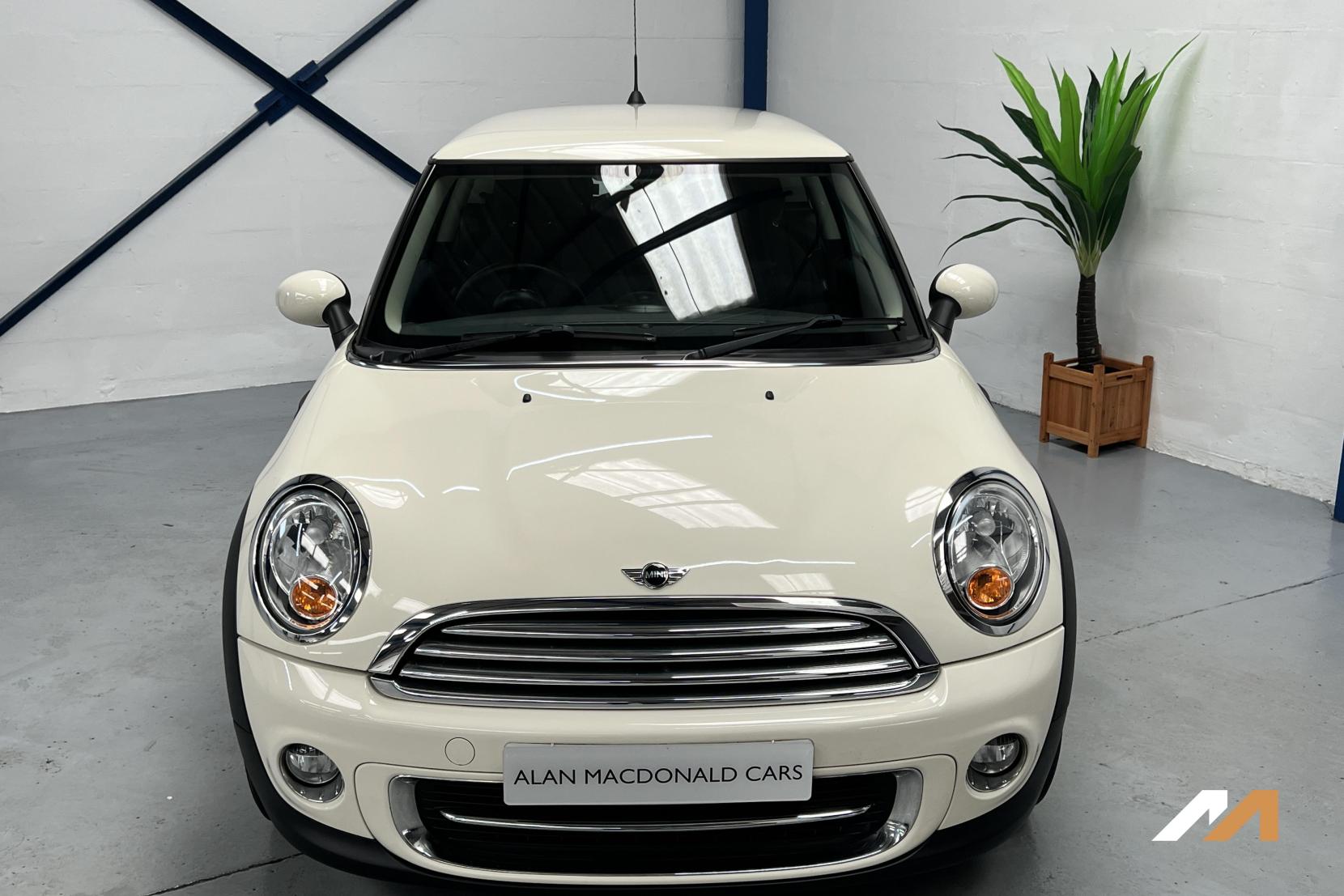 MINI Hatch 1.6 Cooper Hatchback 3dr Petrol Manual Euro 5 (s/s) (122 ps)