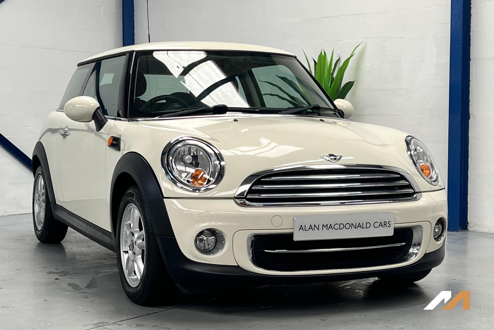 MINI Hatch 1.6 Cooper Hatchback 3dr Petrol Manual Euro 5 (s/s) (122 ps)