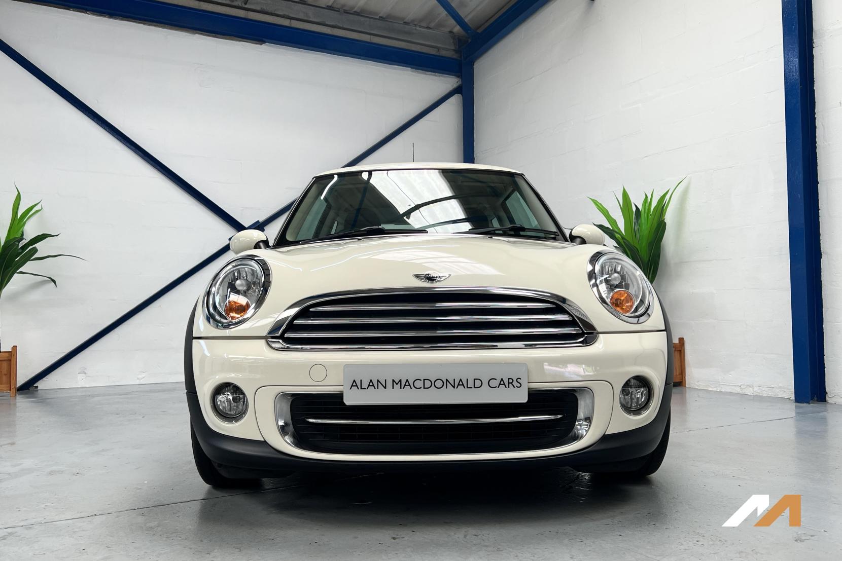 MINI Hatch 1.6 Cooper Hatchback 3dr Petrol Manual Euro 5 (s/s) (122 ps)