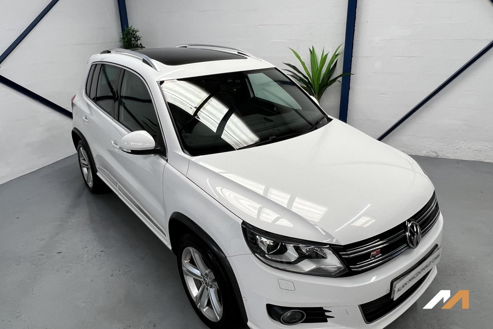 Volkswagen Tiguan 2.0 TDI BlueMotion Tech R-Line SUV 5dr Diesel Manual 4WD Euro 5 (s/s) (170 ps)