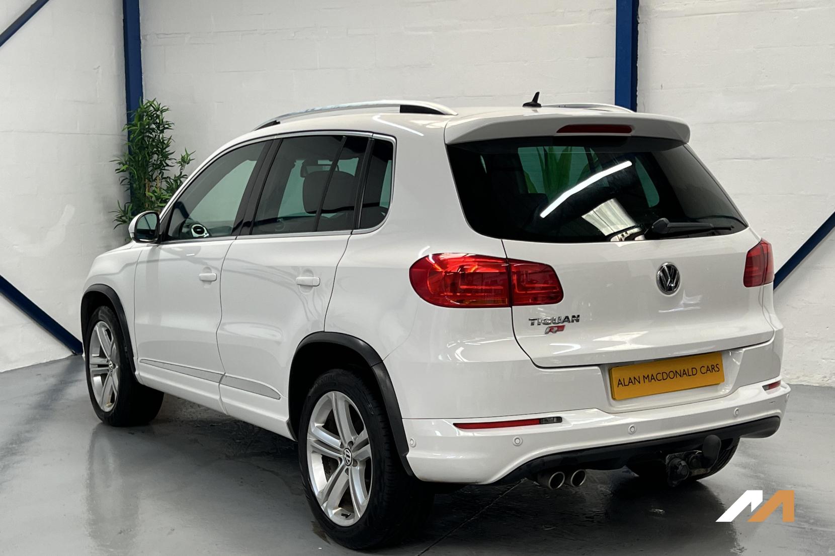 Volkswagen Tiguan 2.0 TDI BlueMotion Tech R-Line SUV 5dr Diesel Manual 4WD Euro 5 (s/s) (170 ps)