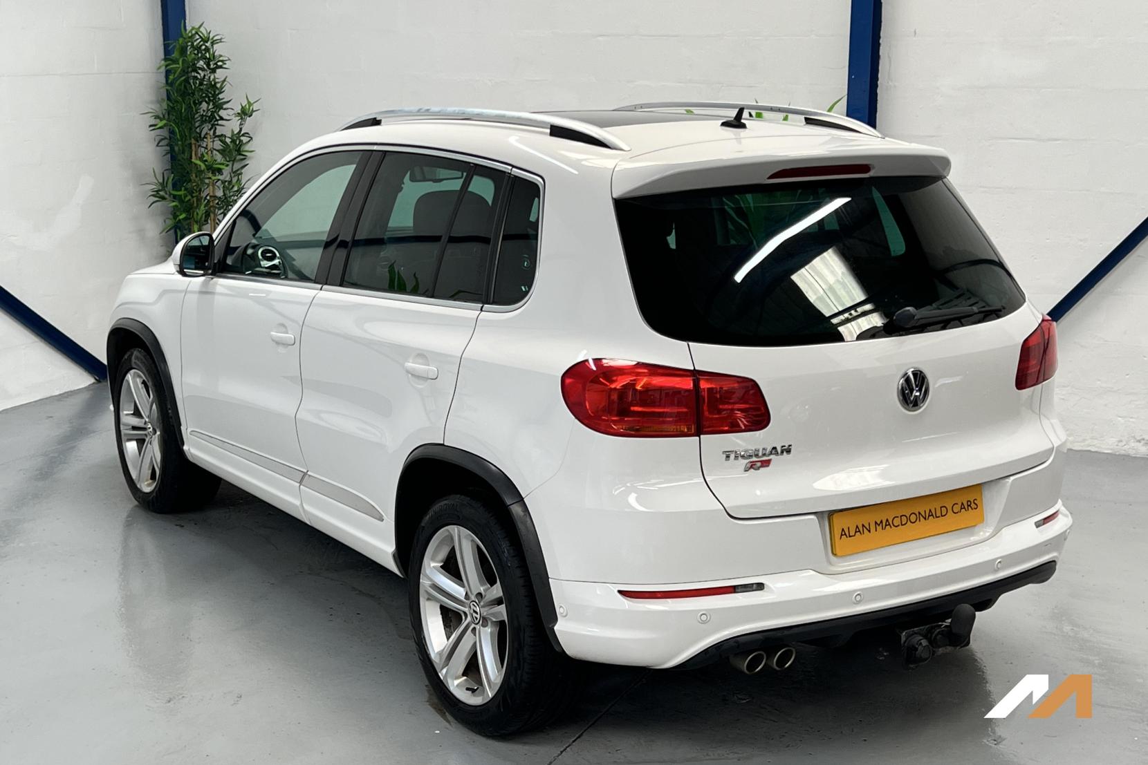 Volkswagen Tiguan 2.0 TDI BlueMotion Tech R-Line SUV 5dr Diesel Manual 4WD Euro 5 (s/s) (170 ps)