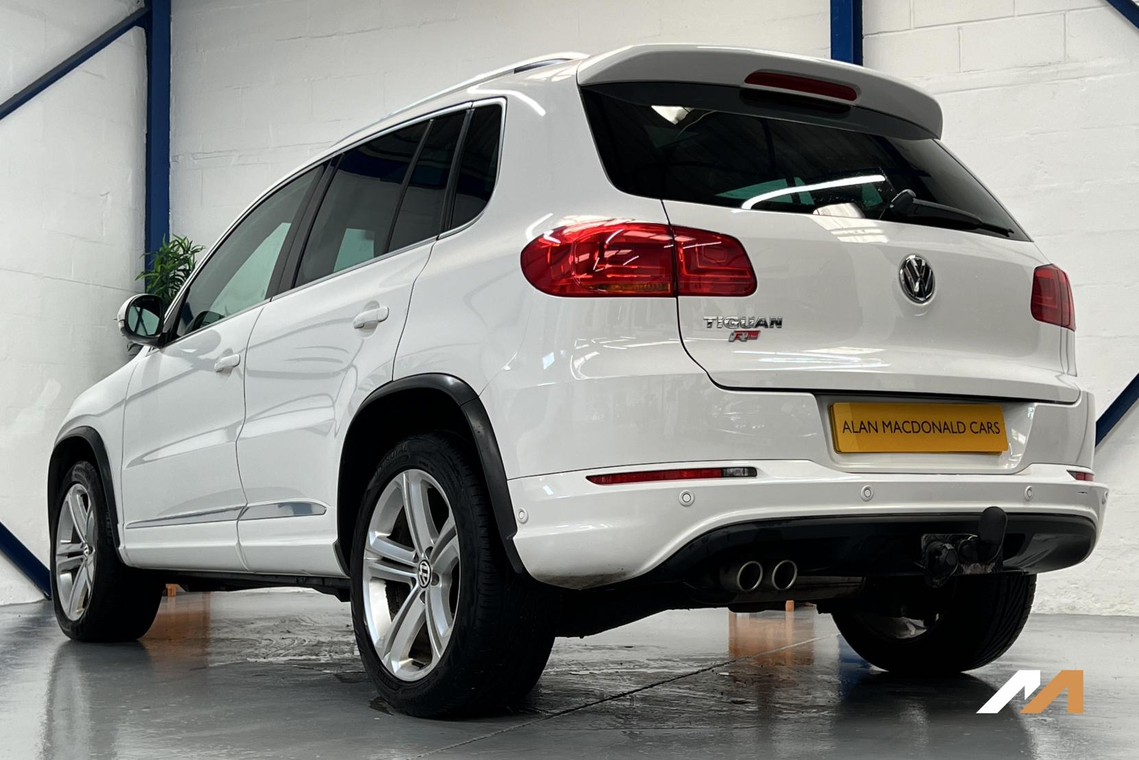 Volkswagen Tiguan 2.0 TDI BlueMotion Tech R-Line SUV 5dr Diesel Manual 4WD Euro 5 (s/s) (170 ps)