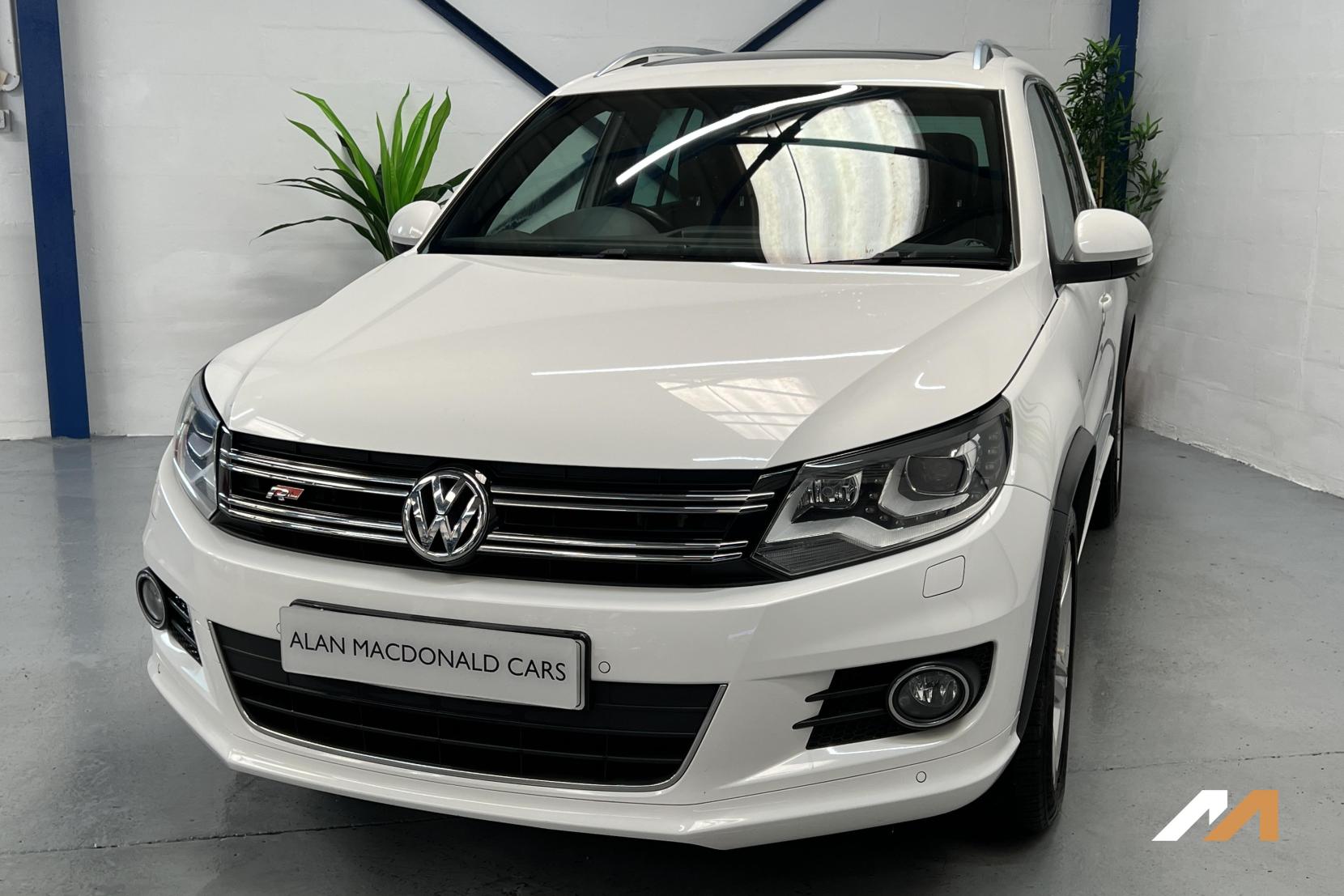 Volkswagen Tiguan 2.0 TDI BlueMotion Tech R-Line SUV 5dr Diesel Manual 4WD Euro 5 (s/s) (170 ps)