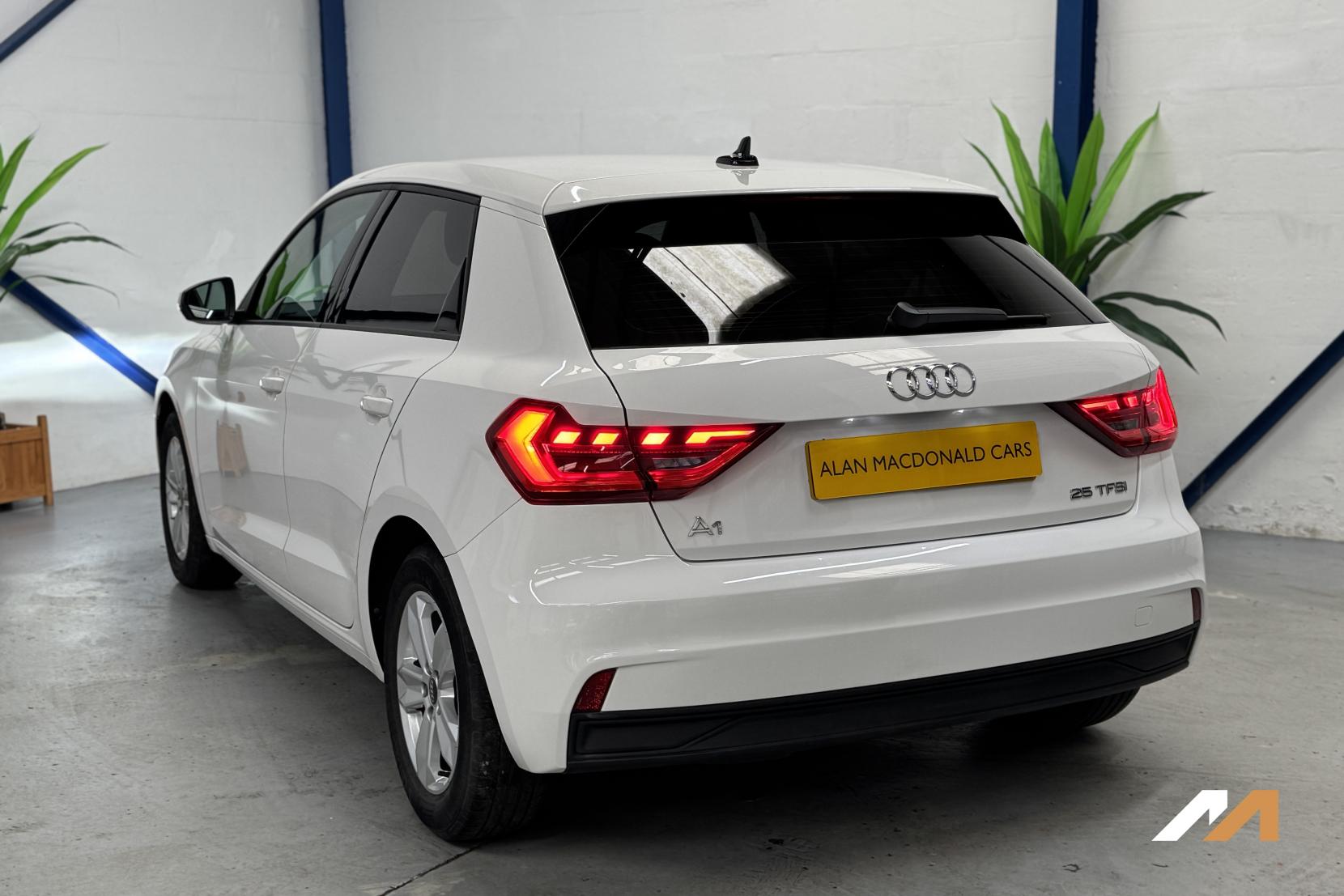 Audi A1 1.0 TFSI 25 Technik Sportback 5dr Petrol Manual Euro 6 (s/s) (95 ps)