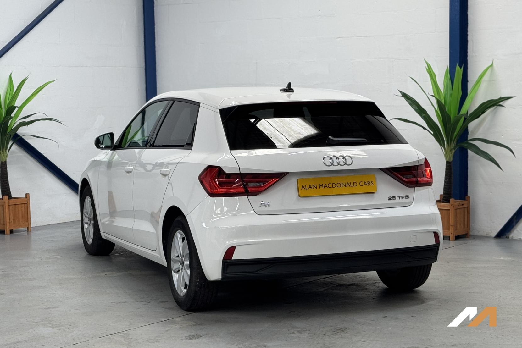 Audi A1 1.0 TFSI 25 Technik Sportback 5dr Petrol Manual Euro 6 (s/s) (95 ps)