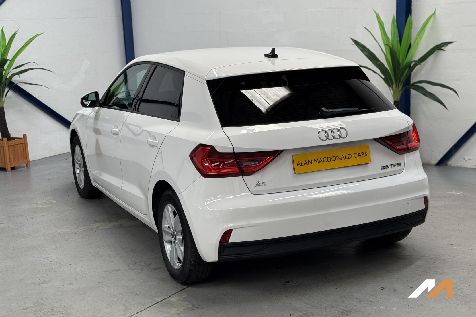 Audi A1 1.0 TFSI 25 Technik Sportback 5dr Petrol Manual Euro 6 (s/s) (95 ps)