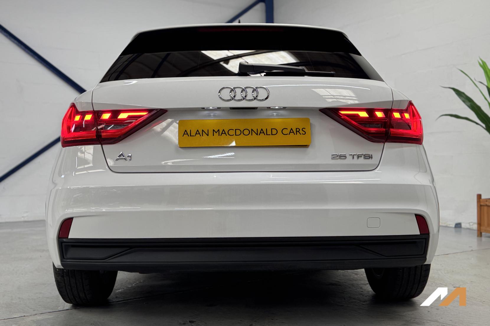 Audi A1 1.0 TFSI 25 Technik Sportback 5dr Petrol Manual Euro 6 (s/s) (95 ps)