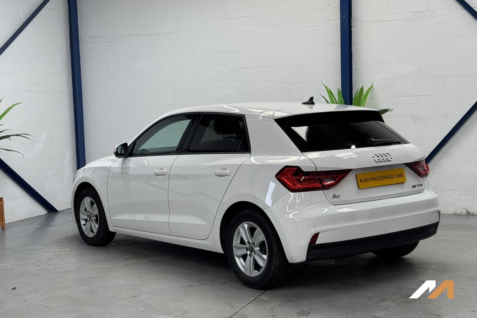 Audi A1 1.0 TFSI 25 Technik Sportback 5dr Petrol Manual Euro 6 (s/s) (95 ps)