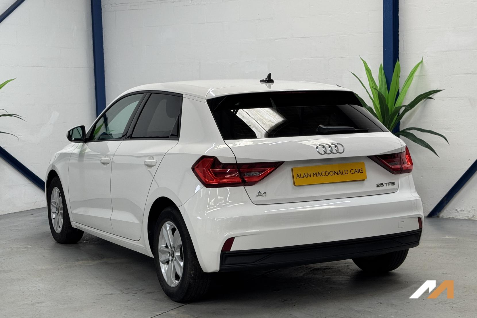 Audi A1 1.0 TFSI 25 Technik Sportback 5dr Petrol Manual Euro 6 (s/s) (95 ps)