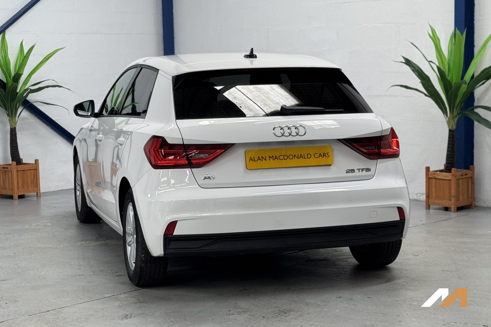 Audi A1 1.0 TFSI 25 Technik Sportback 5dr Petrol Manual Euro 6 (s/s) (95 ps)