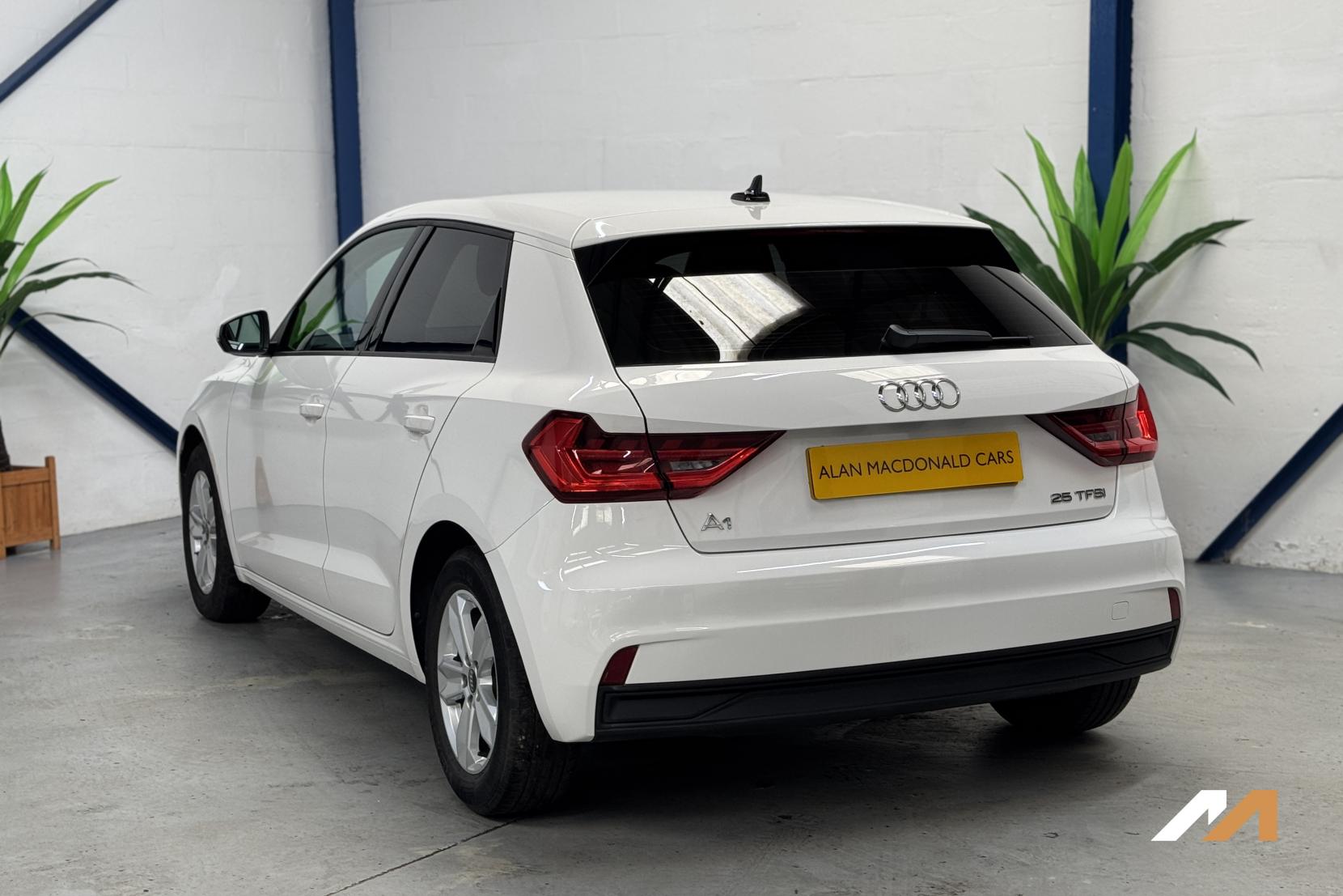Audi A1 1.0 TFSI 25 Technik Sportback 5dr Petrol Manual Euro 6 (s/s) (95 ps)