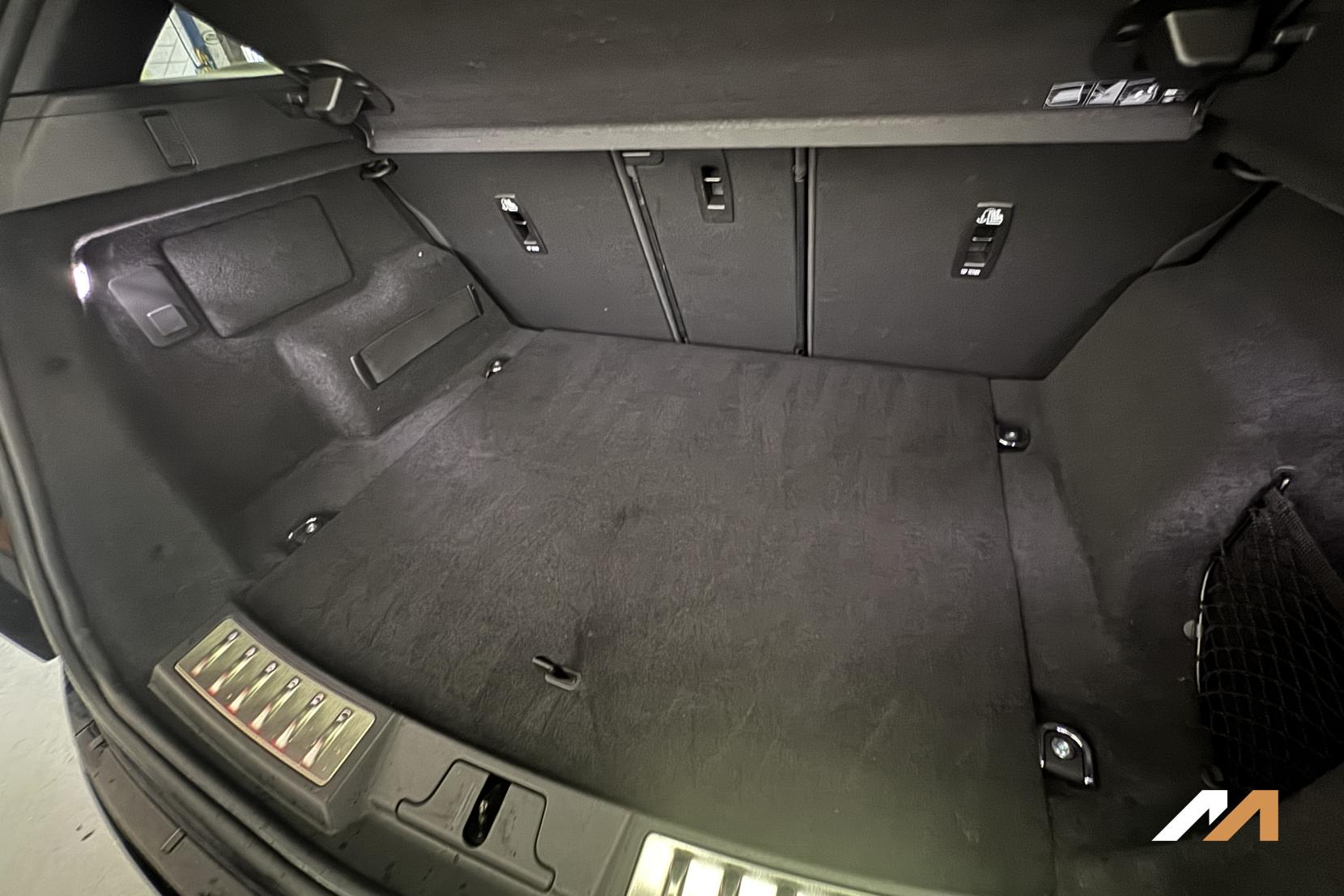 Land Rover Range Rover Evoque 1.5 P300e 12.2kWh R-Dynamic SE SUV 5dr Petrol Plug-in Hybrid Auto 4WD Euro 6 (s/s) (309 ps)