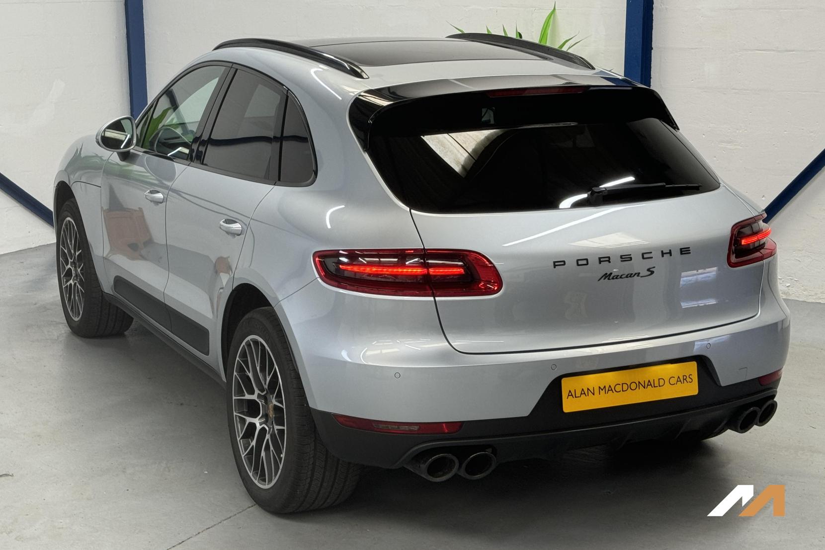 Porsche Macan 3.0 TD V6 S SUV 5dr Diesel PDK 4WD Euro 6 (s/s) (258 ps)