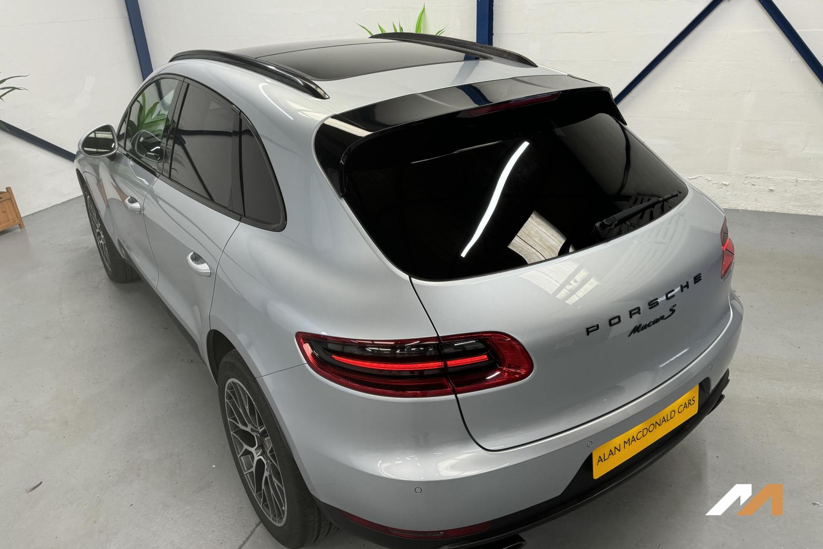 Porsche Macan 3.0 TD V6 S SUV 5dr Diesel PDK 4WD Euro 6 (s/s) (258 ps)