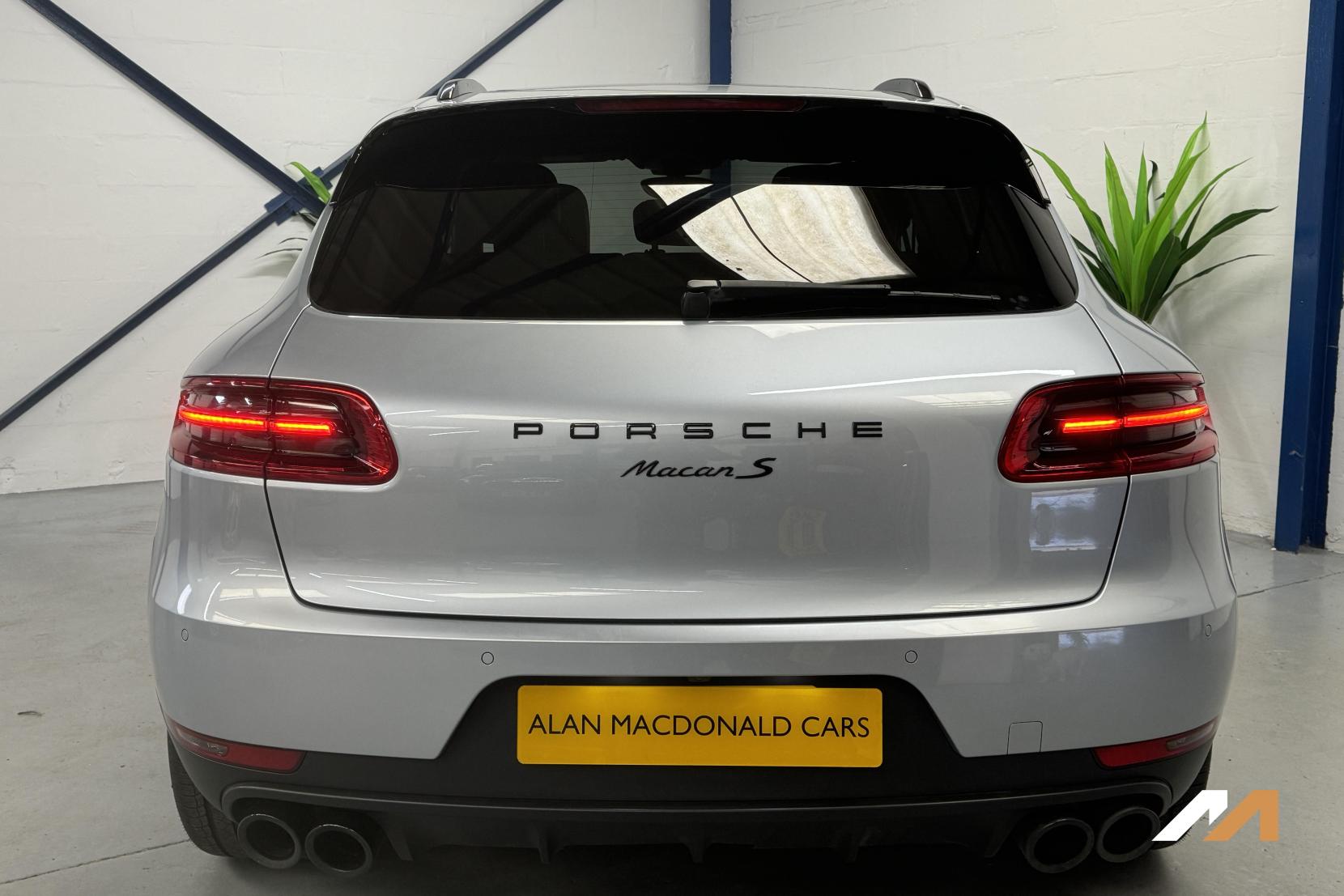 Porsche Macan 3.0 TD V6 S SUV 5dr Diesel PDK 4WD Euro 6 (s/s) (258 ps)