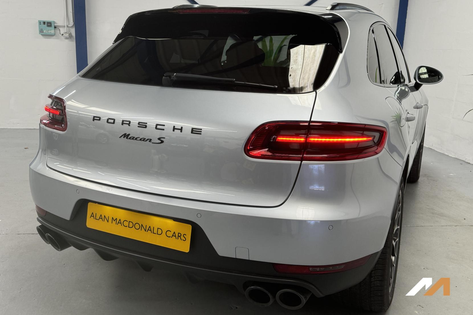 Porsche Macan 3.0 TD V6 S SUV 5dr Diesel PDK 4WD Euro 6 (s/s) (258 ps)