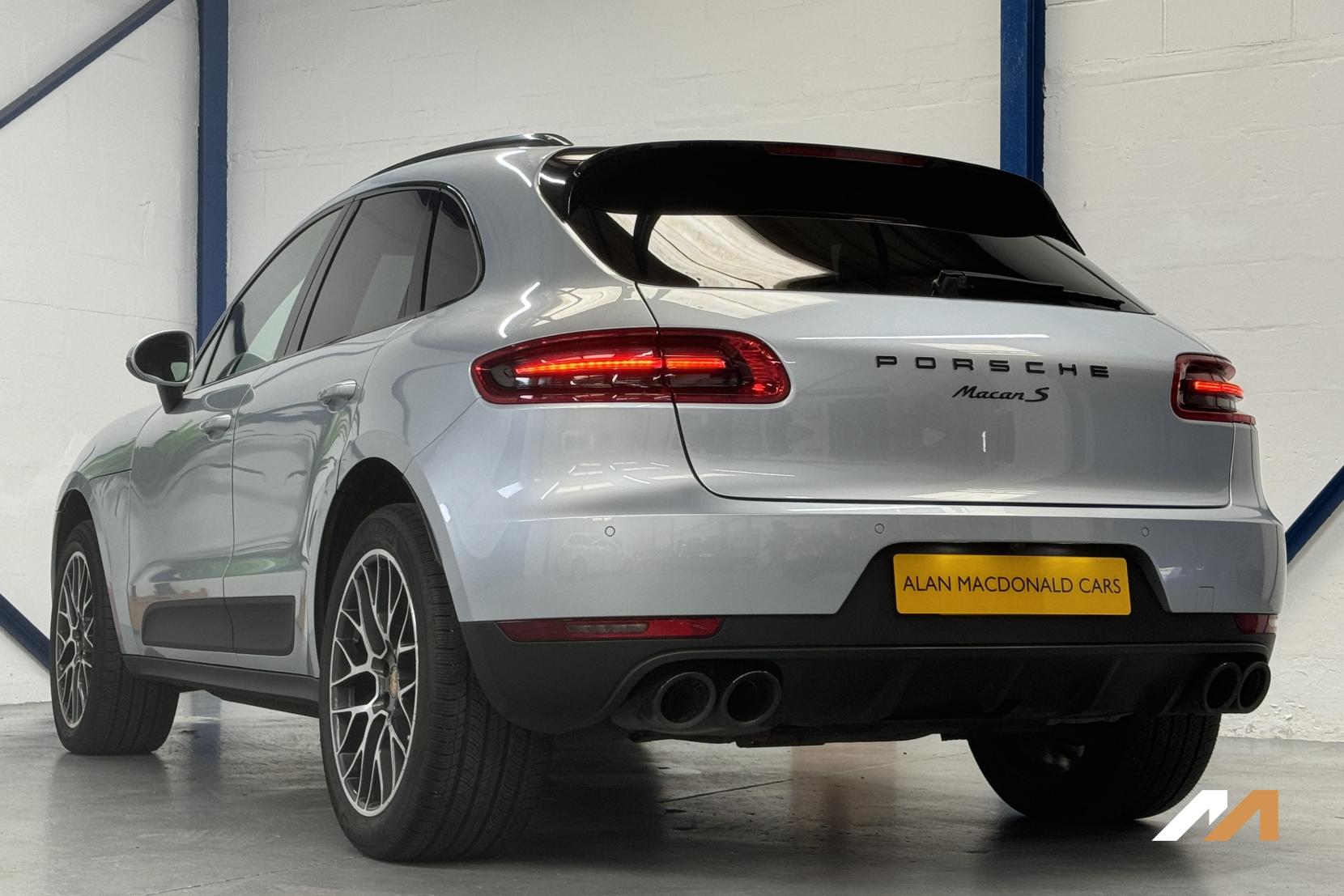 Porsche Macan 3.0 TD V6 S SUV 5dr Diesel PDK 4WD Euro 6 (s/s) (258 ps)