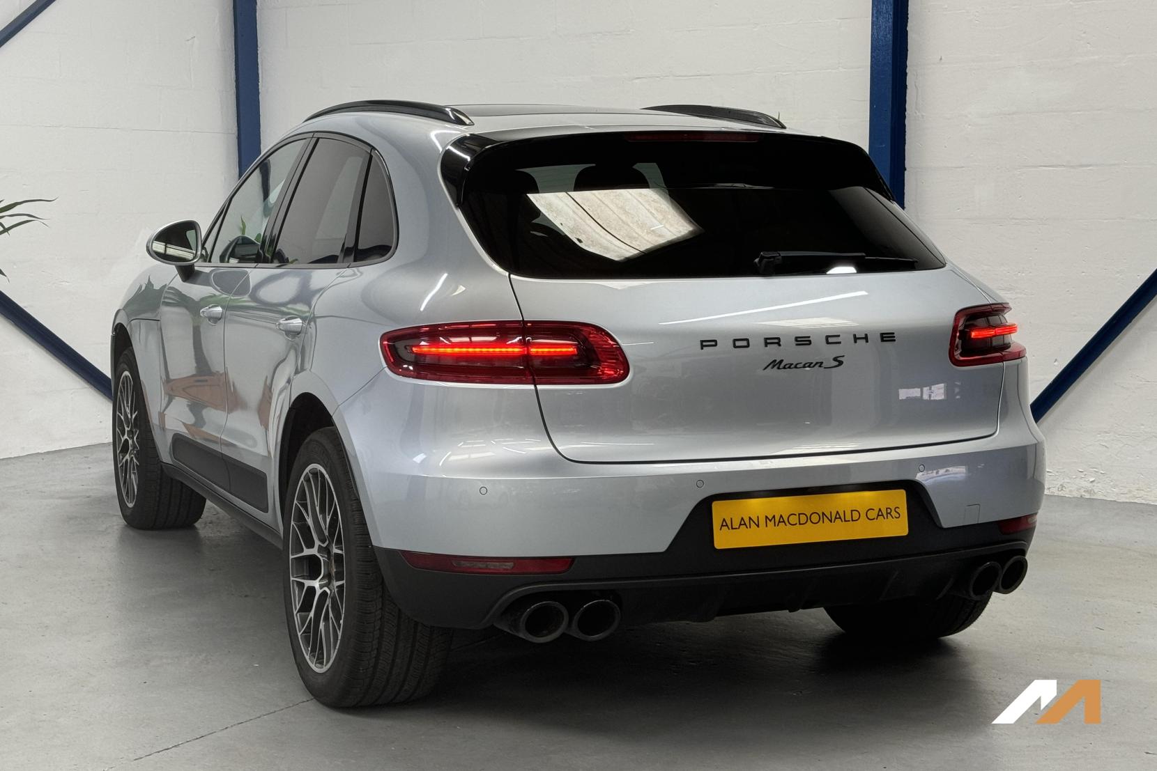 Porsche Macan 3.0 TD V6 S SUV 5dr Diesel PDK 4WD Euro 6 (s/s) (258 ps)