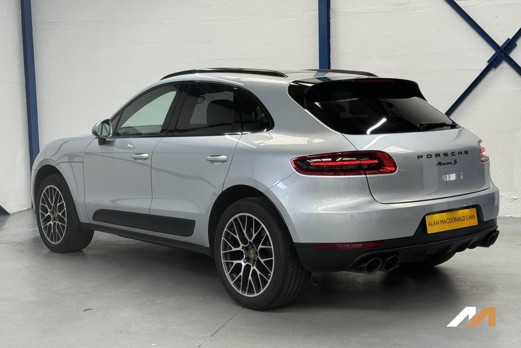 Porsche Macan 3.0 TD V6 S SUV 5dr Diesel PDK 4WD Euro 6 (s/s) (258 ps)