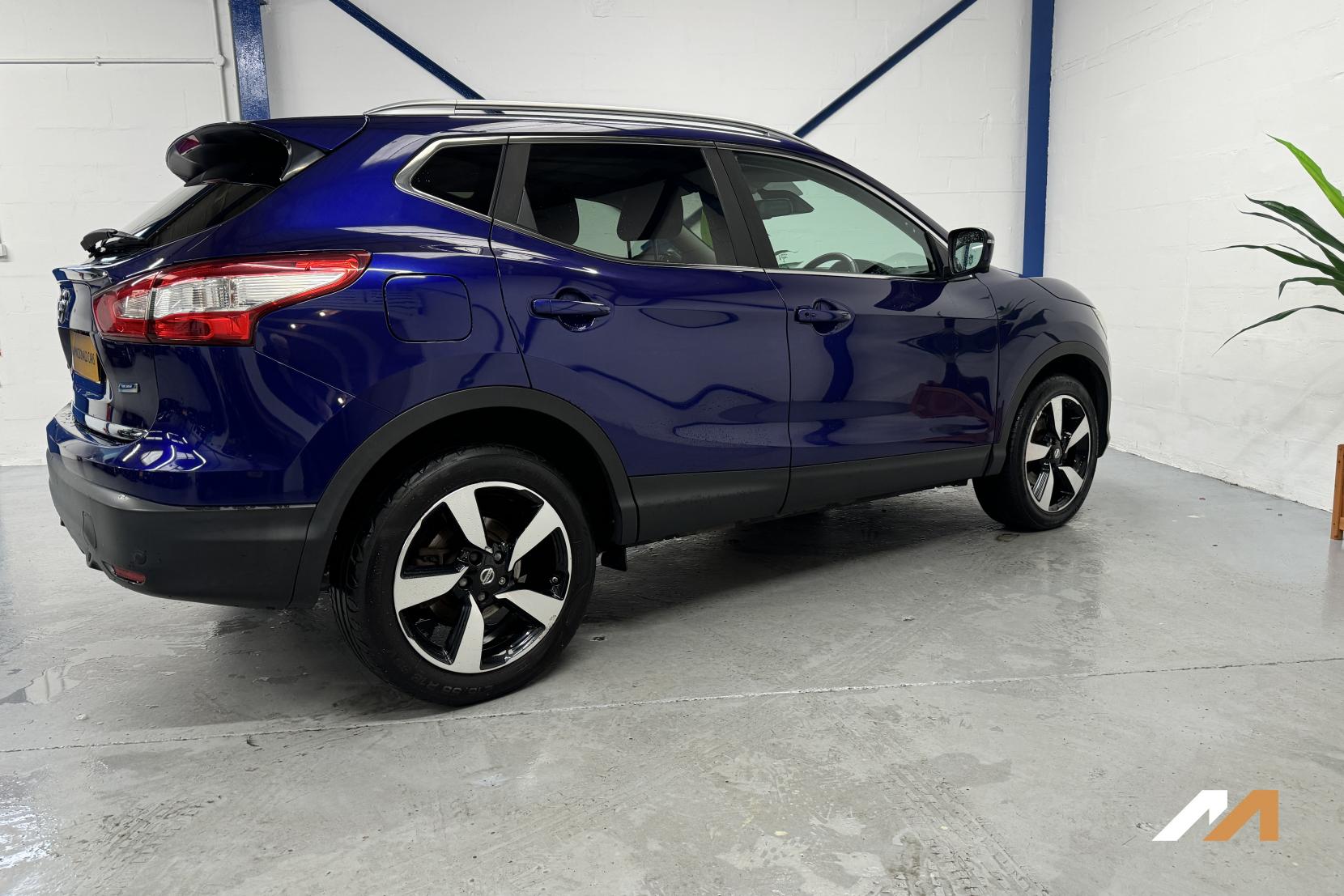 Nissan Qashqai 1.5 dCi n-tec+ SUV 5dr Diesel Manual 2WD Euro 5 (s/s) (110 ps)