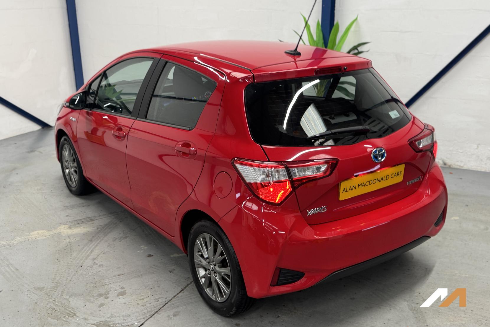 Toyota Yaris 1.5 VVT-h Icon Hatchback 5dr Petrol Hybrid E-CVT Euro 6 (s/s) (100 ps)