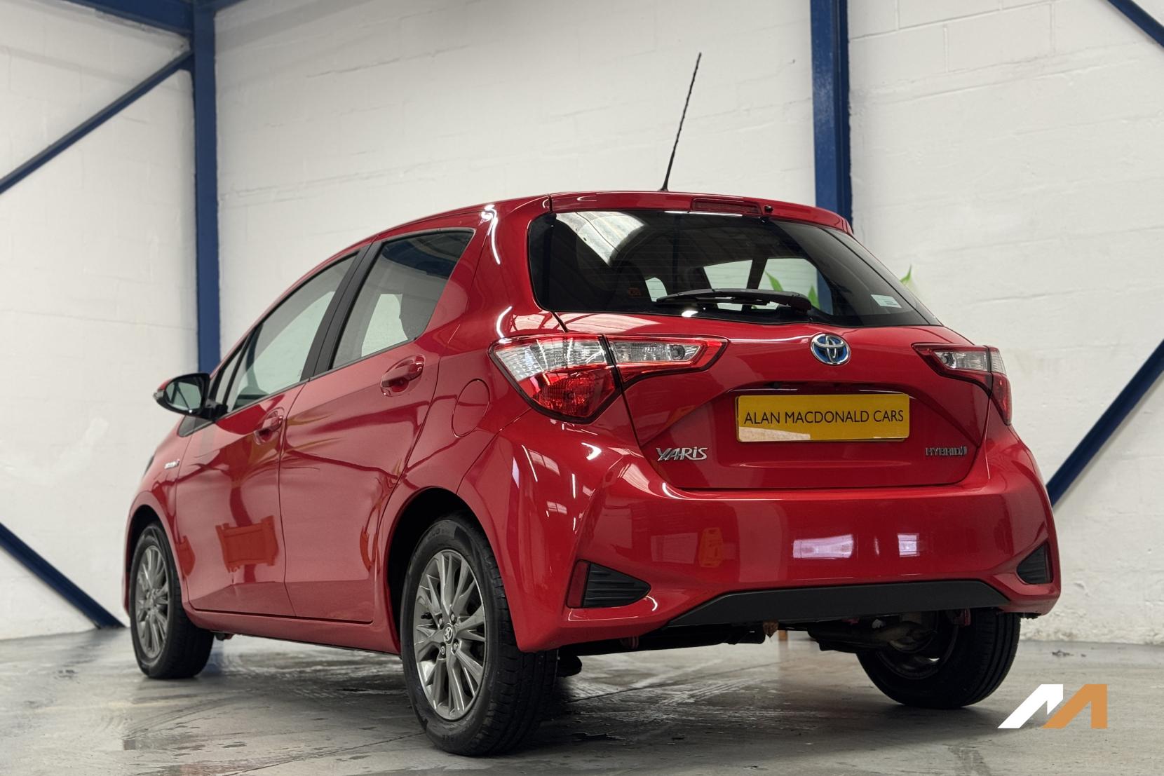 Toyota Yaris 1.5 VVT-h Icon Hatchback 5dr Petrol Hybrid E-CVT Euro 6 (s/s) (100 ps)