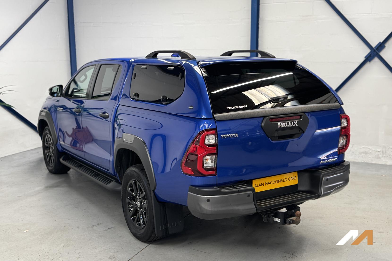 Toyota Hilux 2.8 D-4D Invincible X Pickup Double Cab 4dr Diesel Auto 4WD Euro 6 (s/s) (204 ps)