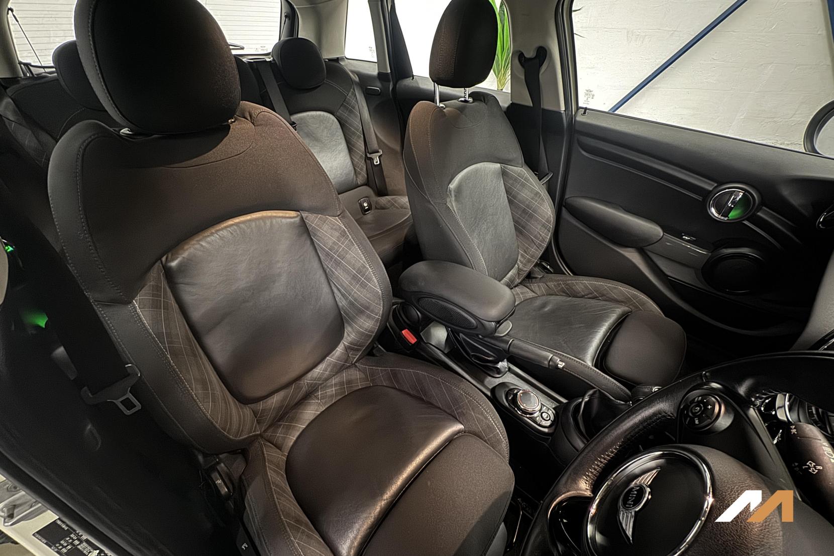 MINI Hatch 1.5 Cooper Hatchback 5dr Petrol Steptronic Euro 6 (s/s) (136 ps)