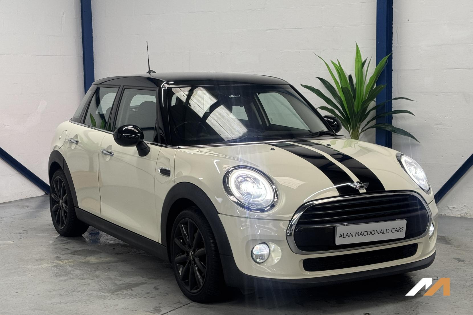 MINI Hatch 1.5 Cooper Hatchback 5dr Petrol Steptronic Euro 6 (s/s) (136 ps)