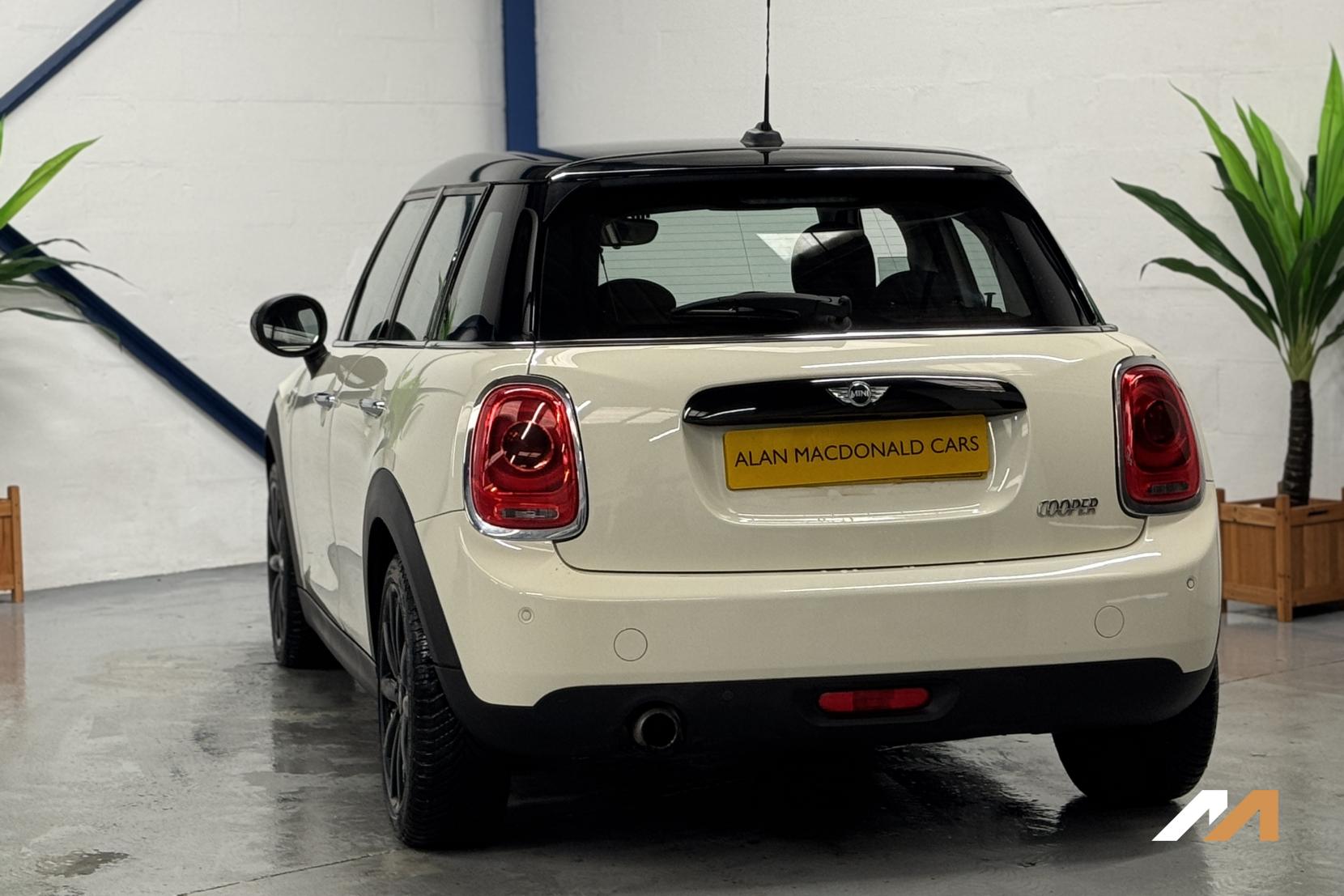 MINI Hatch 1.5 Cooper Hatchback 5dr Petrol Steptronic Euro 6 (s/s) (136 ps)