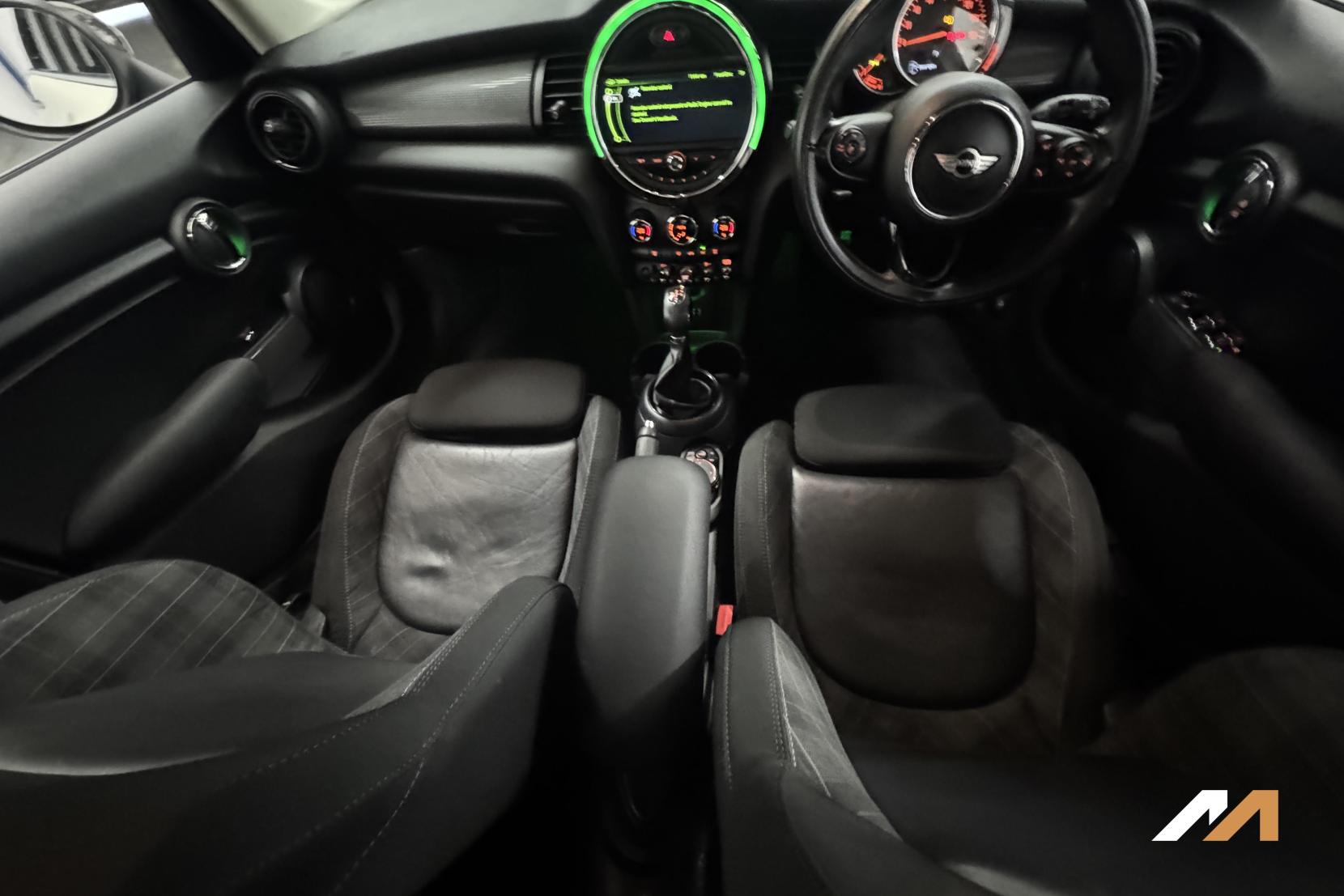 MINI Hatch 1.5 Cooper Hatchback 5dr Petrol Steptronic Euro 6 (s/s) (136 ps)