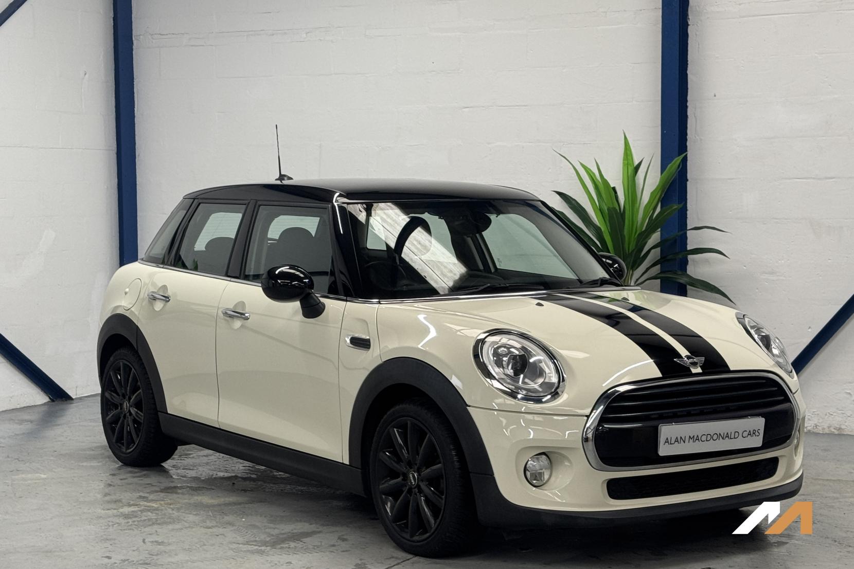 MINI Hatch 1.5 Cooper Hatchback 5dr Petrol Steptronic Euro 6 (s/s) (136 ps)