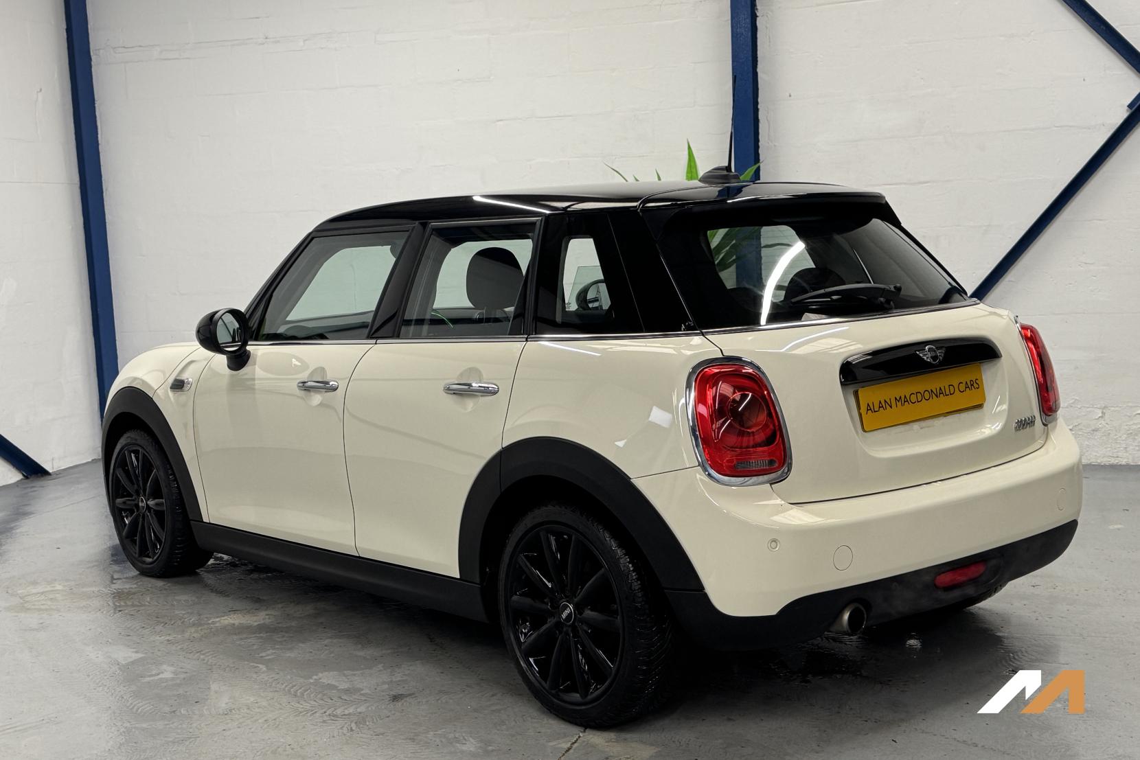 MINI Hatch 1.5 Cooper Hatchback 5dr Petrol Steptronic Euro 6 (s/s) (136 ps)
