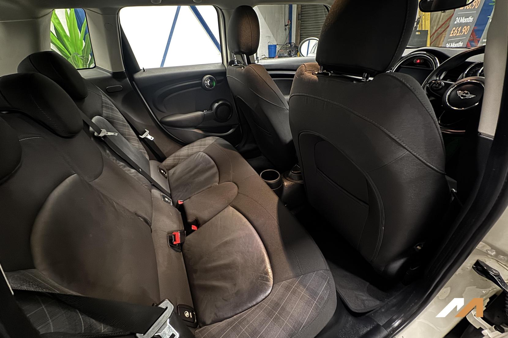 MINI Hatch 1.5 Cooper Hatchback 5dr Petrol Steptronic Euro 6 (s/s) (136 ps)