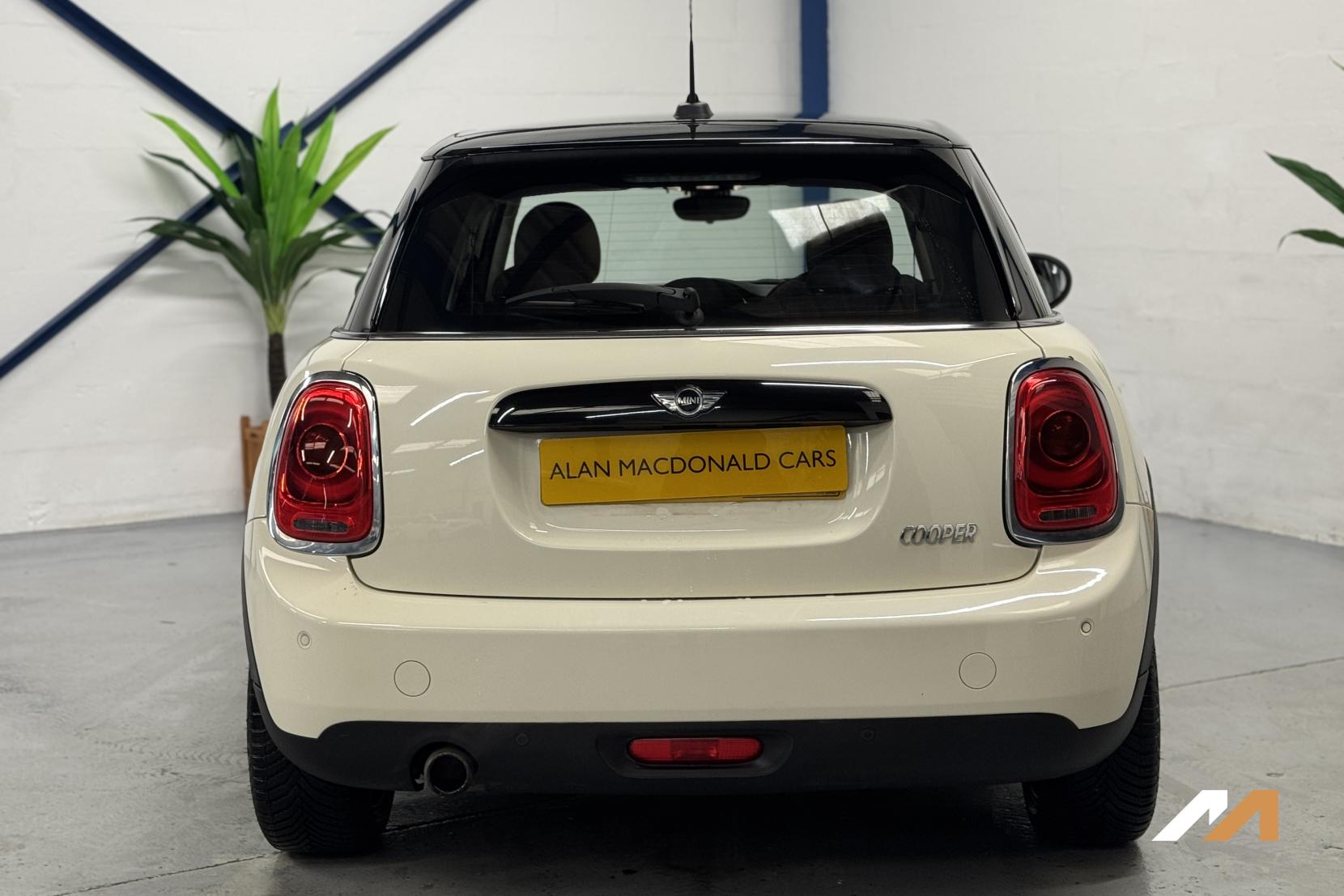 MINI Hatch 1.5 Cooper Hatchback 5dr Petrol Steptronic Euro 6 (s/s) (136 ps)
