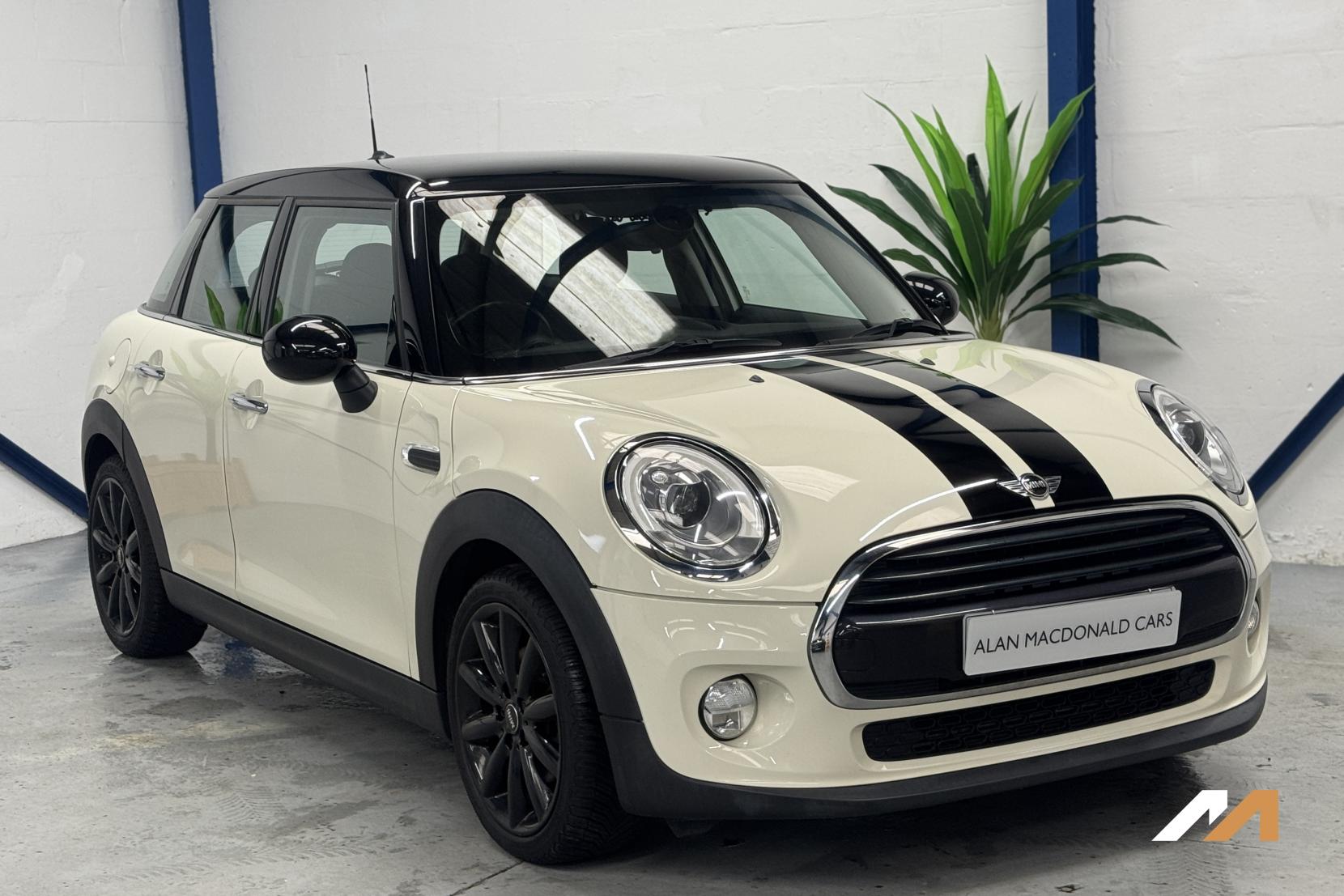MINI Hatch 1.5 Cooper Hatchback 5dr Petrol Steptronic Euro 6 (s/s) (136 ps)
