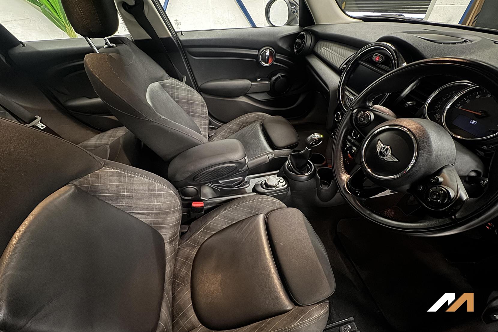 MINI Hatch 1.5 Cooper Hatchback 5dr Petrol Steptronic Euro 6 (s/s) (136 ps)