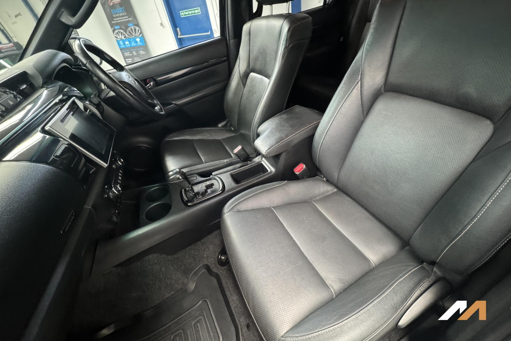 Toyota Hilux 2.4 Invincible X Pickup (2016 - 2020)