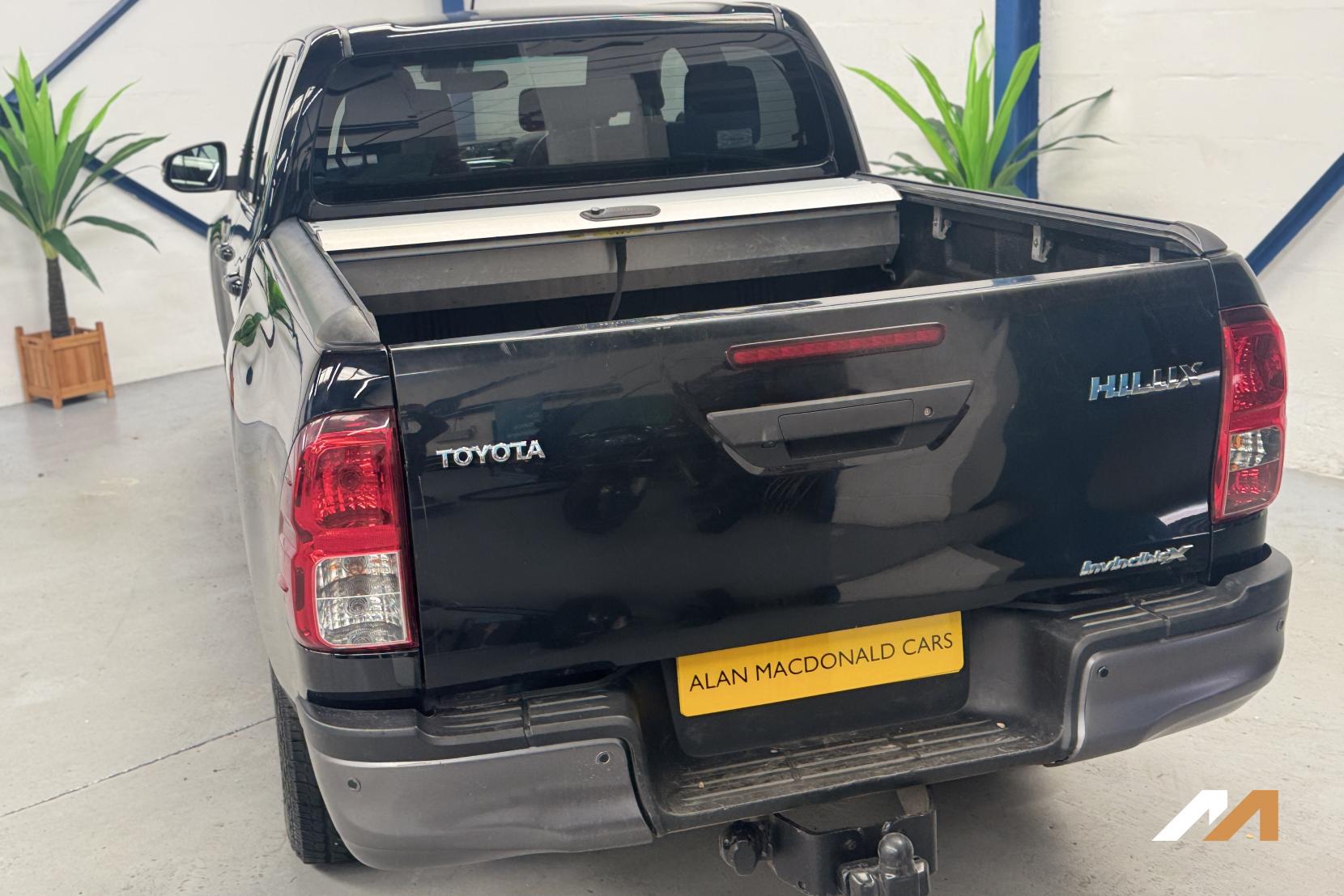 Toyota Hilux 2.4 Invincible X Pickup (2016 - 2020)